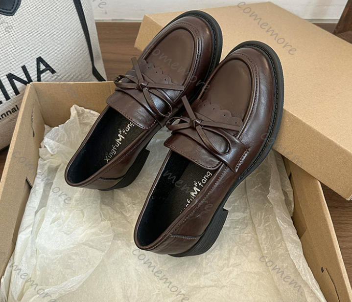 Vintage Fashion Dress - Sepatu Slip On Vintage Wanita Elegan